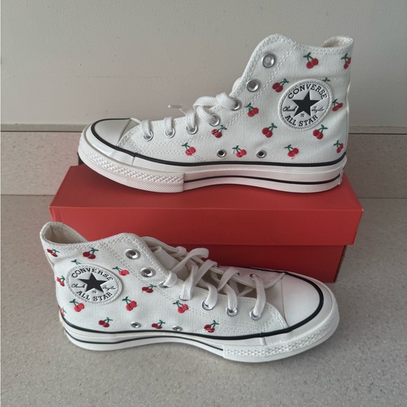 Cherry Design Converse Womens High-Top Cream Canvas Shoes/Sneakers. Brand New. - Picture 1 of 7